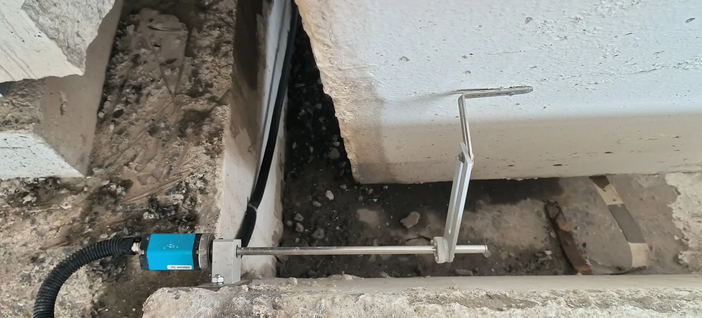 米朗MTL3系列磁致伸缩位移传感器监测桥底用